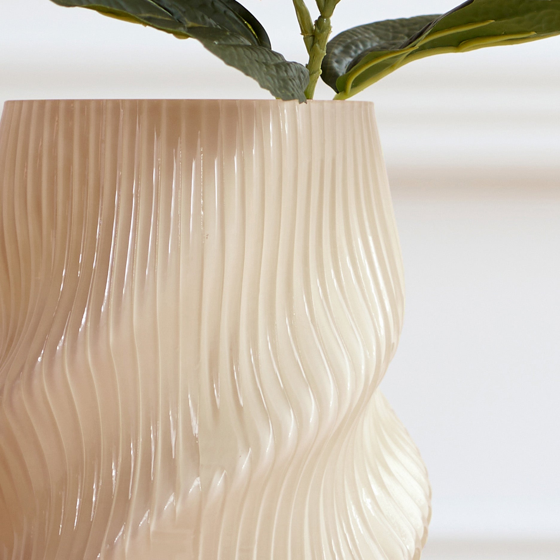 Wavy vase